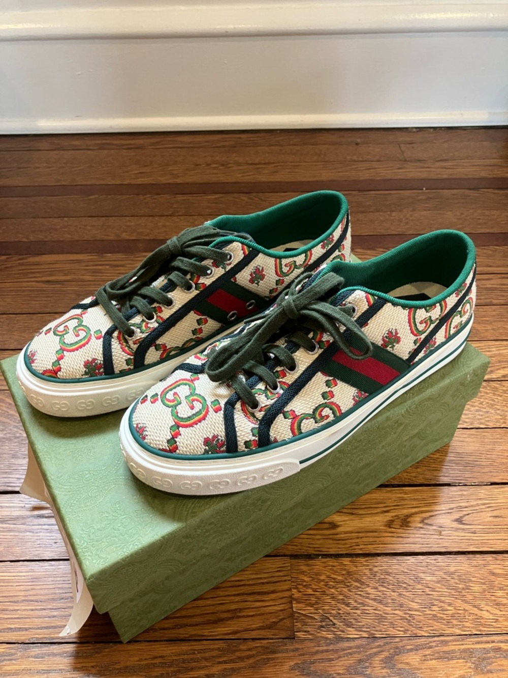 Women Gucci 100 Tennis 1977 Sneaker ‘Beige’ 677648-UMB30-9662 - Picture 2 of 7